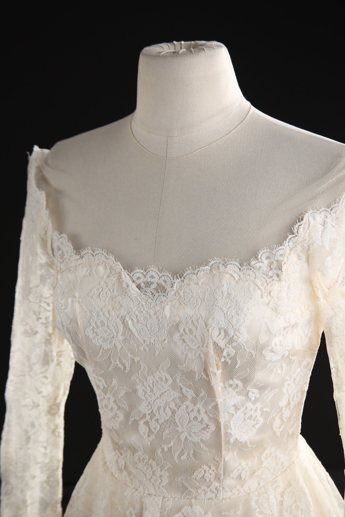 Vintage Wedding Dress - Lace Sleeves - Off Shoulder Collar - 1940's - 1960's White Floral Patter Fabric - BOX A093