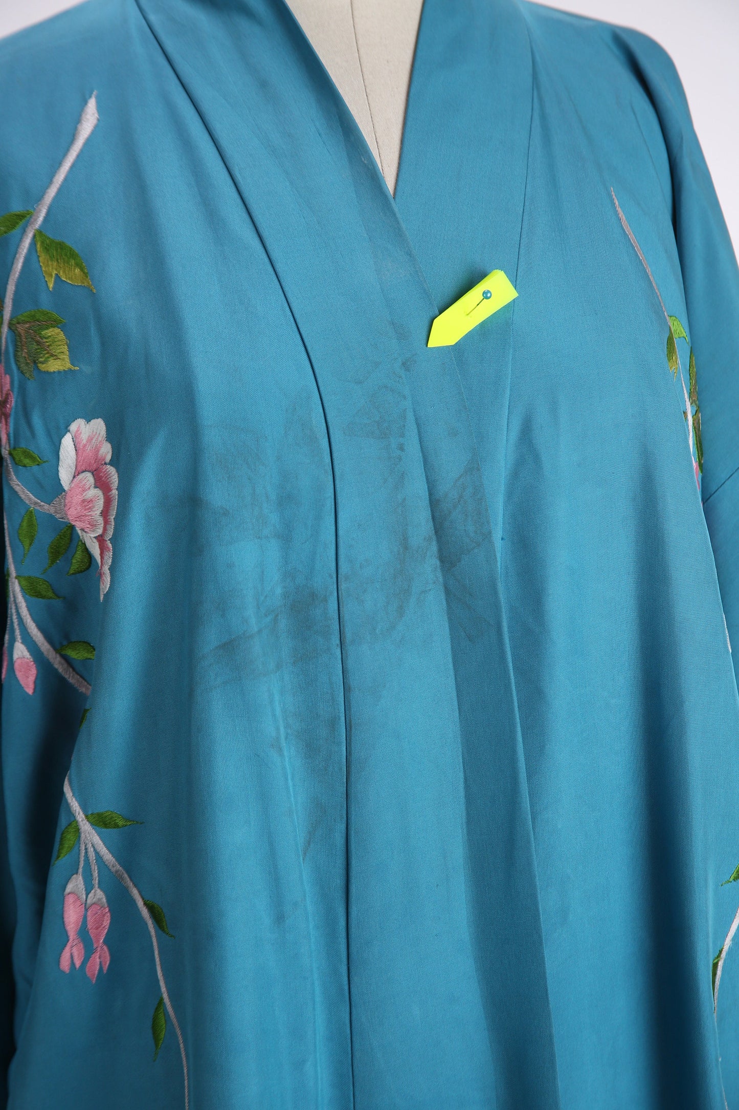 Vintage Japanese Kimono Robe with Back Floral Embroidery by Ichi-Fuji Co. - Estimated Era 1970's - 1990's