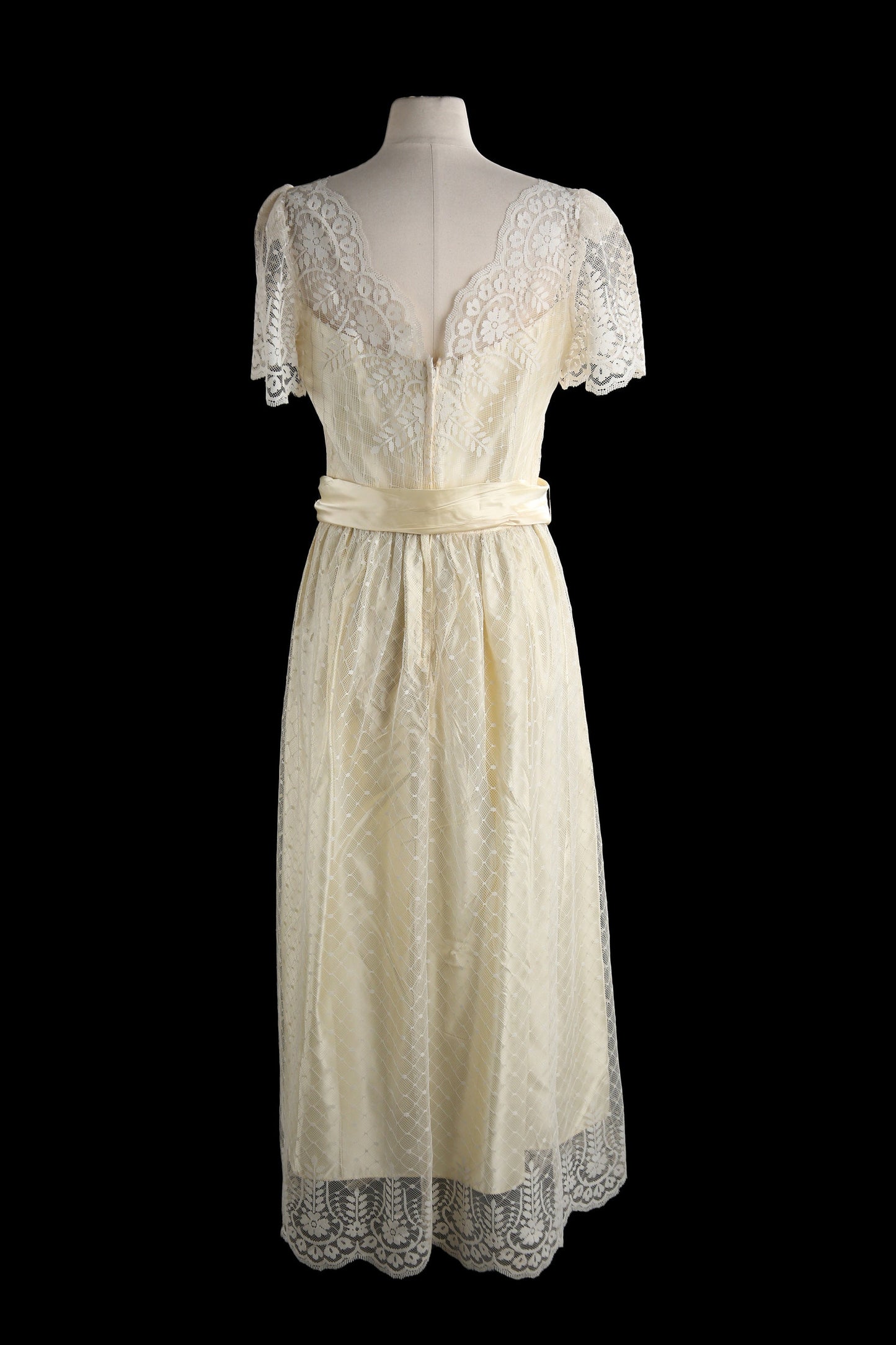 1980's Women's Yellow Lace Evening Prom Dress Made in USA Long Elegant Floral Fabric Patter