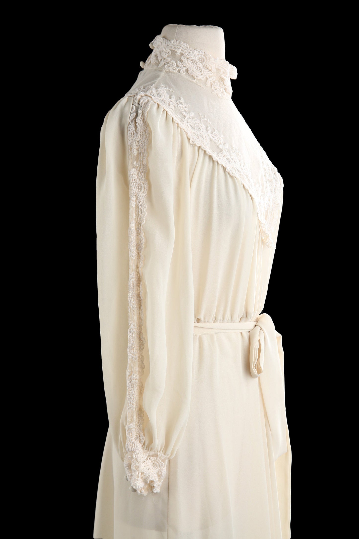 1980's Women Beige Casual Dress with Lace Collar Details