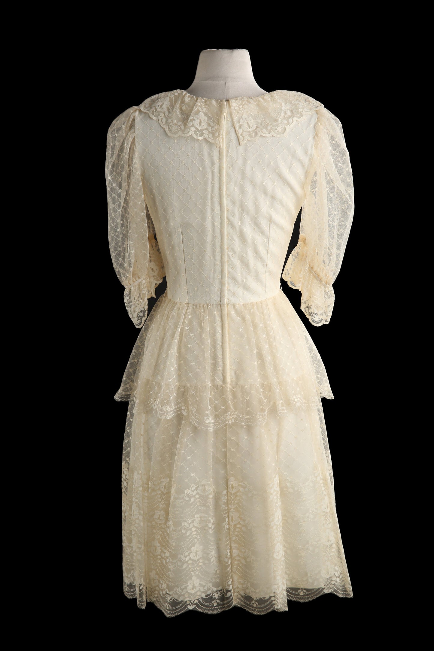 Vintage Women's Lace Dress with Ruffled Collar - Estimated Era 1980's