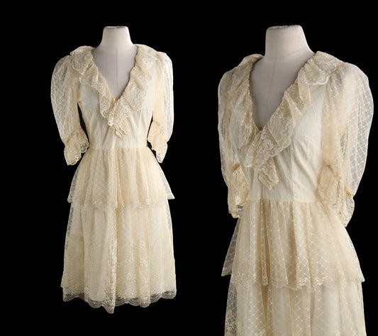 Vintage Women's Lace Dress with Ruffled Collar - Estimated Era 1980's