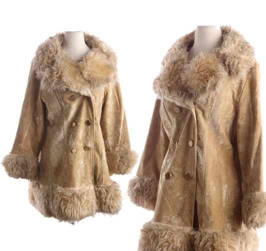 Vintage Women Beige Winter Coat with Faux Fur Collar - Estimated Era 1960's - 1970's