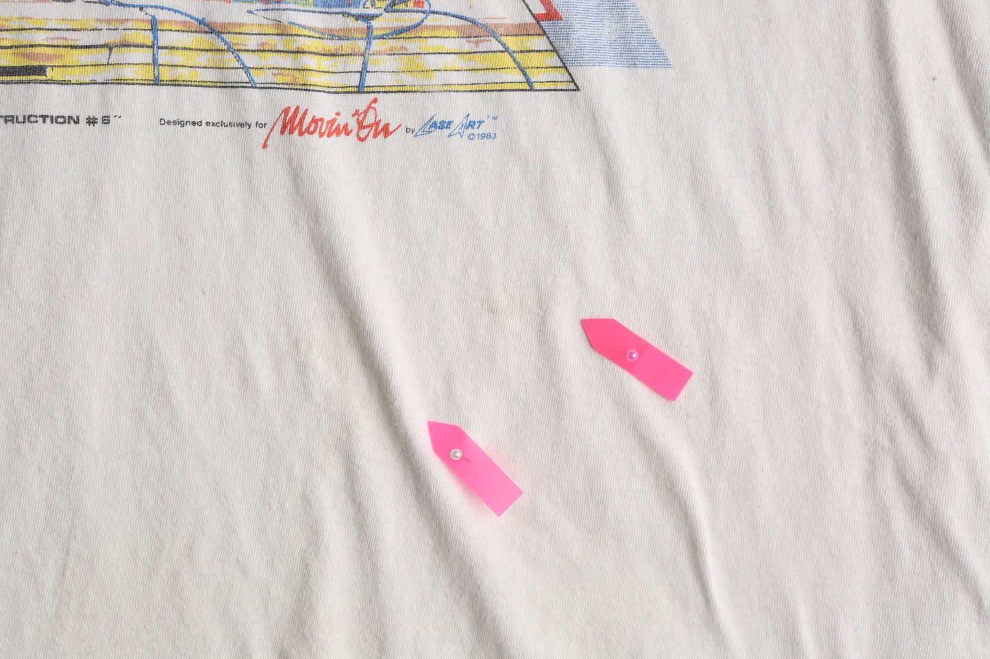 Vintage White Sleeveless Graphic T-shirt - Estimated Era 1970's - 1980's