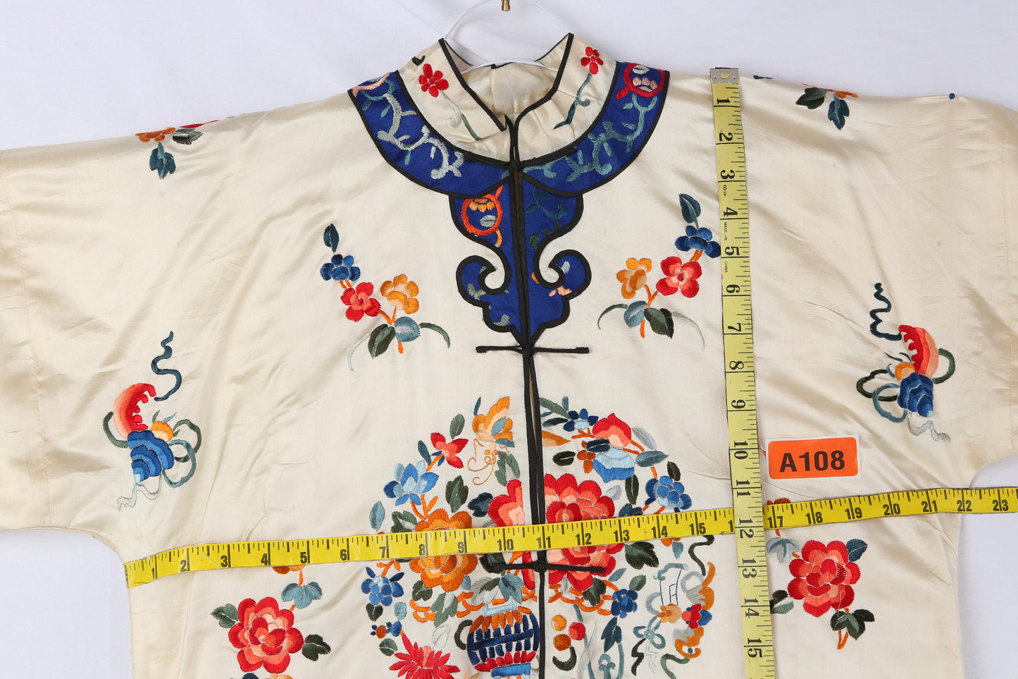 Vintage Chinese Cheongsam Embroidered Robe