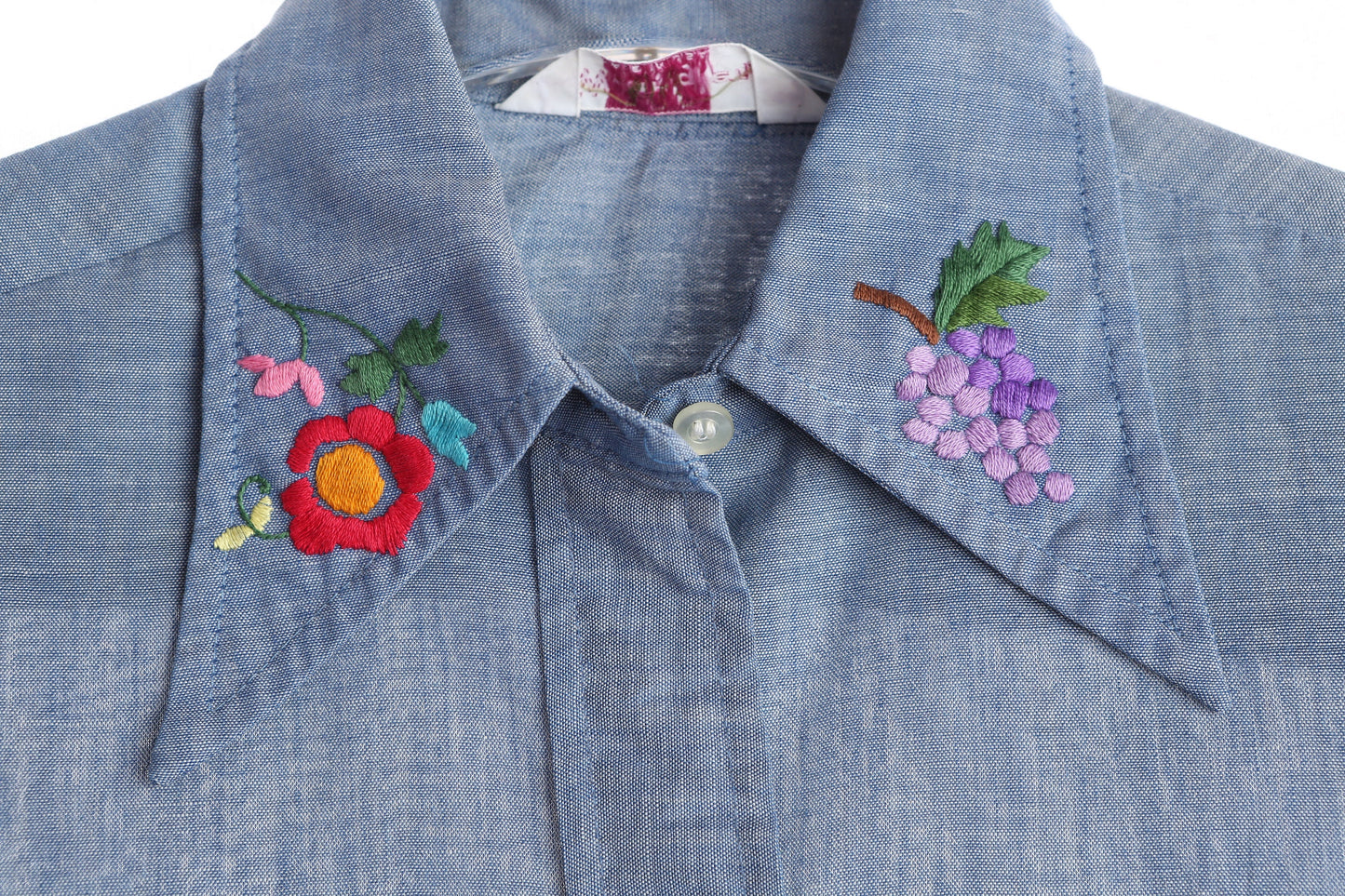 Vintage Women Blue Flower Embroidered Shirt by Wrangler - Est Era 70s - 80s